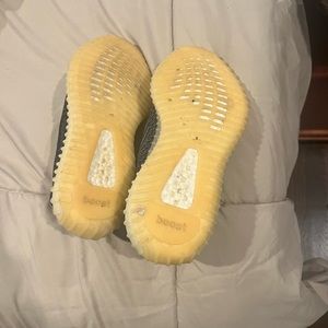 Men’s size 6 1/2 Yeezy’s great condition